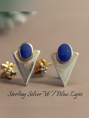 Vintage Sterling Silver Triangle Earrings with 4mm Blue Lapis Lazuli Oval Stone.